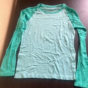 Champion C9 XS knit top